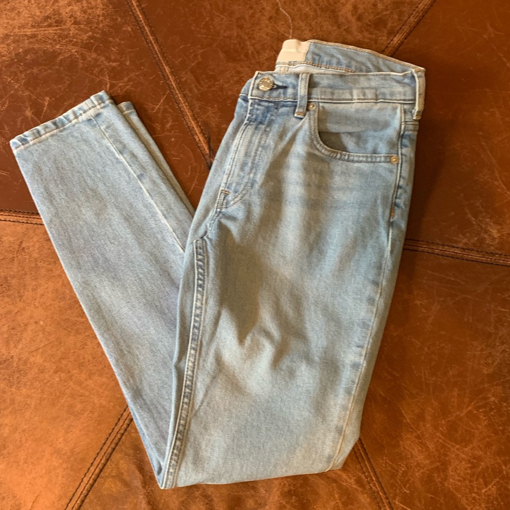 Everlane NWOT Light Wash Highwaisted Jeans